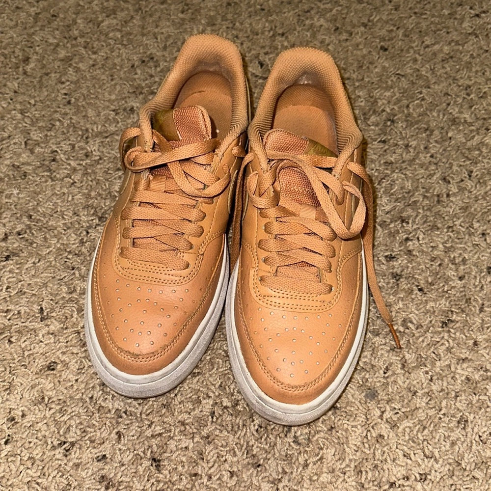 Nike platform Air Force 1 women’s 7.5 shoe